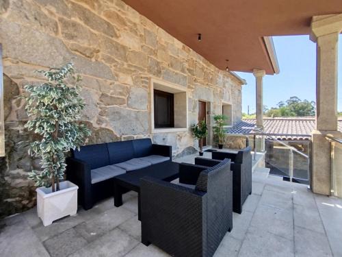 Meis House | Pet-Friendly Casa Río Cañón with Oceanfront Views