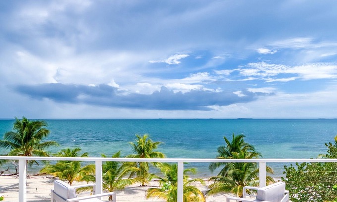 Placencia Villa | Casa Ranguana - Modern Private Beachfront Haven with Ocean View