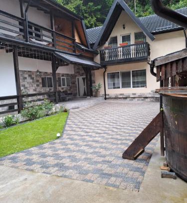 Rucar Villa | Cozy Retreat at Casa Raul – Pet and Child Friendly Stay