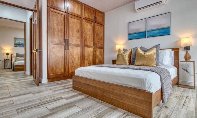 Santa Lucia House | Cozy Casa Razas III - Ideal Suite Retreat for Four Guests