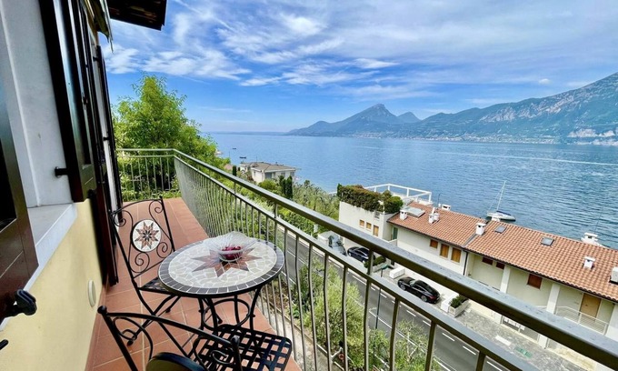Brenzone sul Garda Apartment | Casa Ré - Enchanting Apartment with Breathtaking Lake Views