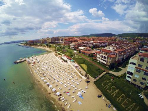 Yurta Apartment | Casa Real: Oceanfront Escape with a 4-Star Experience