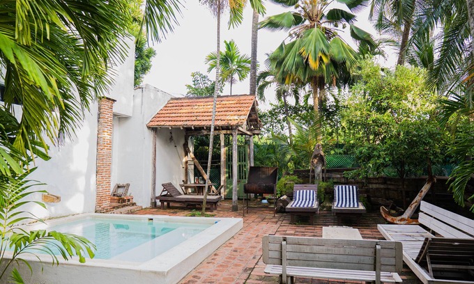El Cabrero Hotel | Inviting Casa Real del Cabrero by SOHO: Pool & Spa Await