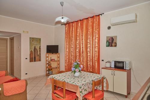 Reggio Calabria Apartment | Explore Appartamento Vallone Petrara: Top-Rated Stay Awaits