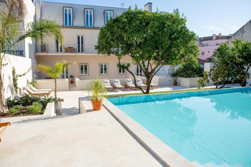 Cacilhas Apartment | Relax at Casa René - 4-Star Oceanfront Apartments
