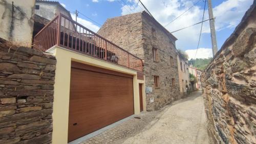 Proenca-a-Nova House | Pet-Friendly Casa Resineiro with Garage & Terrace - 9.8 Rated