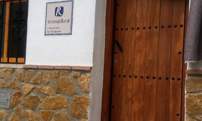 Quentar House | Serene Stay at Casa Rio Quentar Sierra Nevada with Breakfast