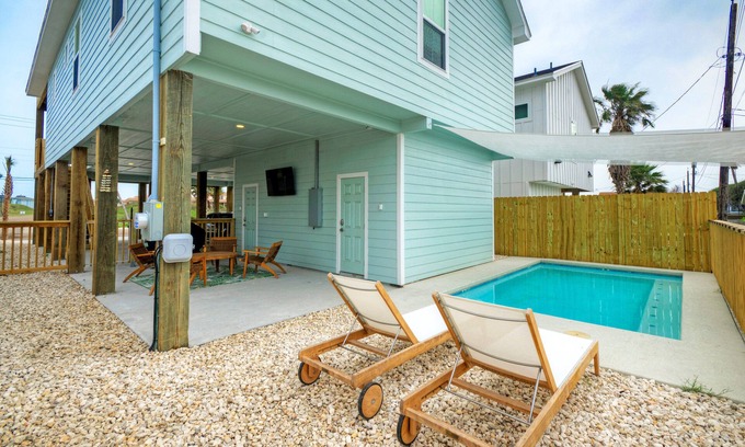 Shibui Sands House | Unwind at Casa Rita: Private Pool and Beach Access