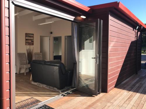 Porirua House | Experience Comfort at Casa Riveria - Your Ideal Getaway
