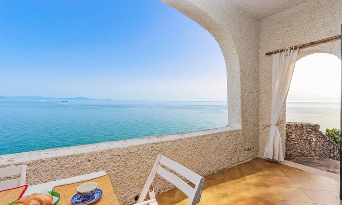 Conca dei Marini Apartment | Unforgettable Stays at Casa Roberta - Top-Rated Comfort