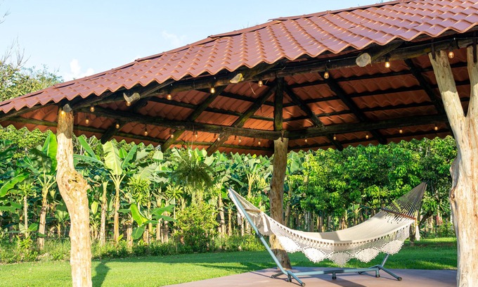 El Tanque House | Discover Casa Roble Fortuna: Family-Friendly Getaway