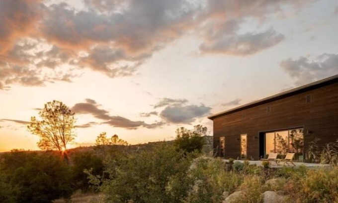 Yosemite Lakes Cabin | Discover Casa Roca: Modern Cabin Retreat by Yosemite