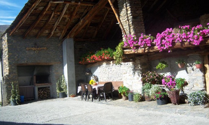 Sort House | Pet-Friendly Escape at Casa Rogel with Top Guest Ratings