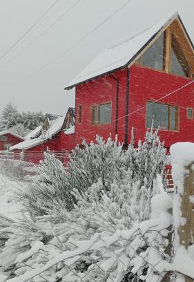 Dina Huapi House | CASA ROJA: 4-Star Stay with Breakfast & Top Reviews