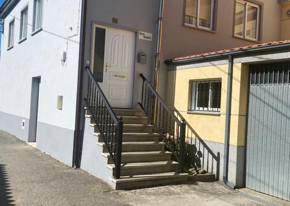 Monforte de Lemos House | Family-Friendly Getaway at Casa Roque - Rated 9/10!
