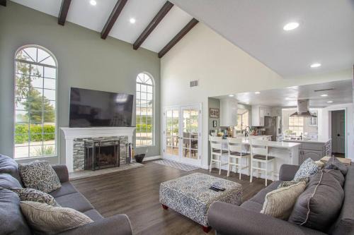 Temecula House | Relax at Casa Rosé: Family-Friendly Retreat with Hot Tub