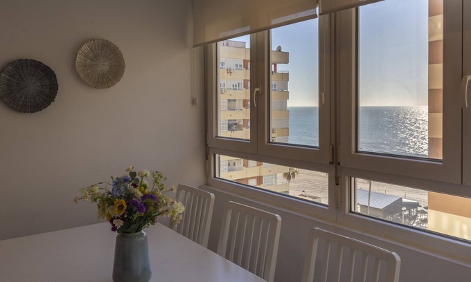 Cadiz Apartment | Exceptional Casa ROS PLAYA with Ocean View & Free Parking