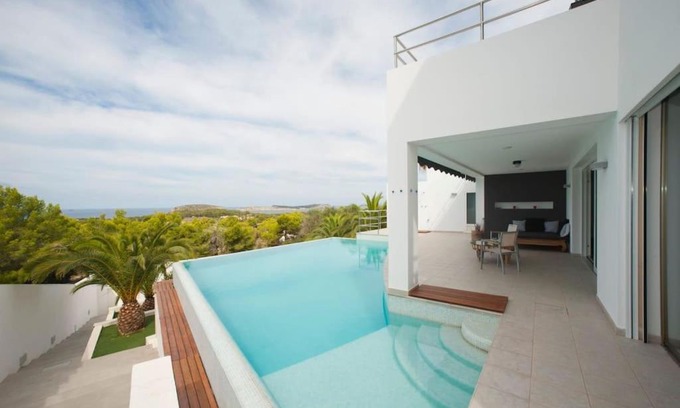 Cala Comte Villa | Seaside Escape at Casa Rosa de los Vientos - 4-Star Rated