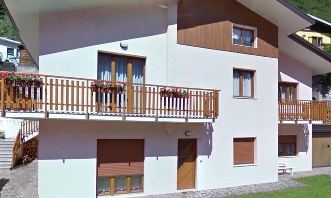 Longarone Apartment | Welcoming Casa Rosa: Guest Rated 9.3 with Breakfast & More