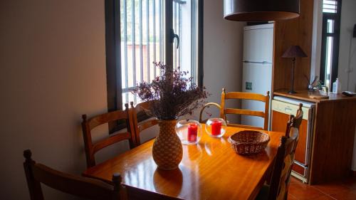 El Cristo del Espiritu Santo House | Pet-Friendly Casa Rural Valle de los Molinos with Pool