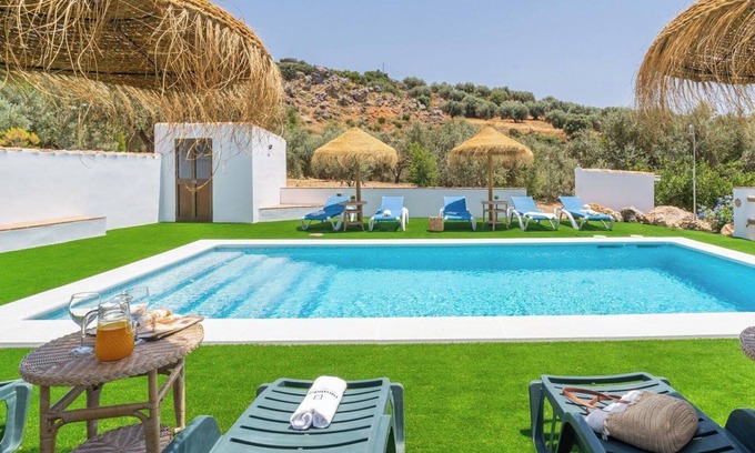 Periana Villa | Family-Friendly Stay at Casa Rural Antonio y Esperanza