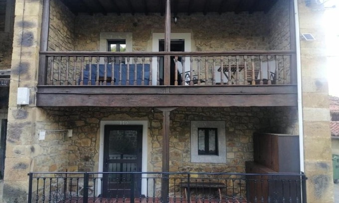 Inguanzo House | Family-Friendly Getaway at Casa Rural Ángel Inguanzo Cabrales
