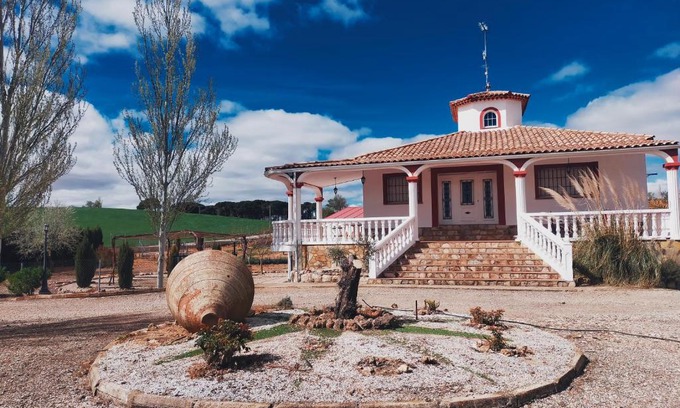 Cervera del Llano House | Cozy Casa Rural Cascales with Ocean View and Pool