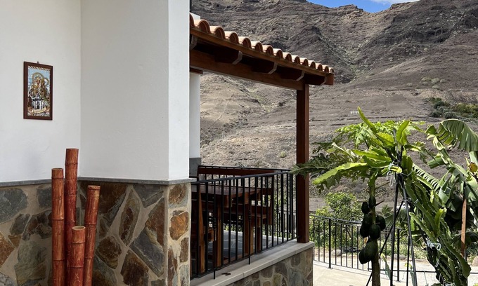 Mogan Cottage | Accessible Coastal Retreat with Pool and Spa, 5 Min to Beach