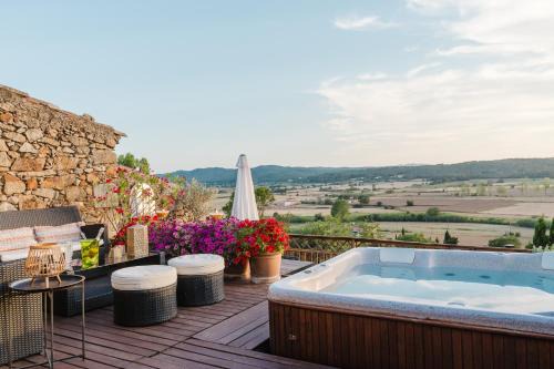 Pals House | Relaxing Retreat at Casa Rural with Hot Tub in Pals