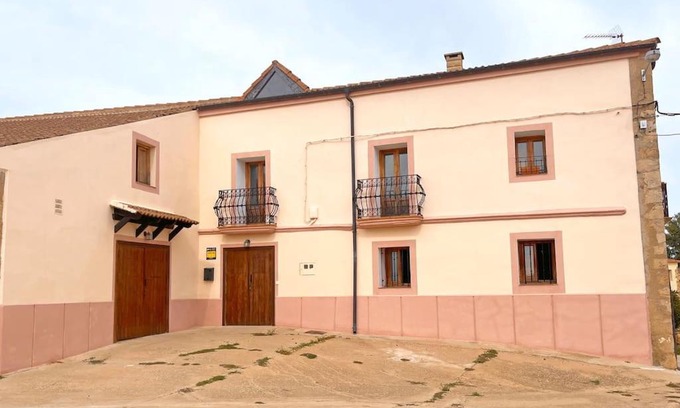 Los Rabanos Villa | Relaxing Casa Rural with Hot Tub, BBQ & Pet Friendly Stay