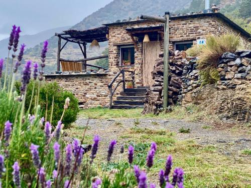Trevelez Ski Chalet | Pet-Friendly Casa Rural Cortijo Molino Altero with Ocean Views
