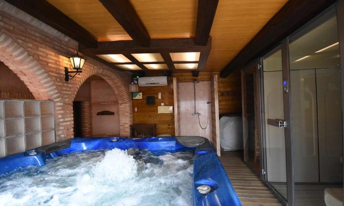 Almagro House | Rustic Retreat with Spa and Family-Friendly Amenities