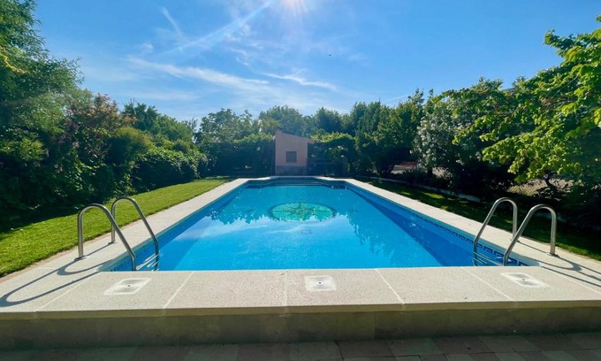 Albacete House | Relax at CASA RURAL DOÑA LUCINDA with Pool & Pet-Friendly Perks