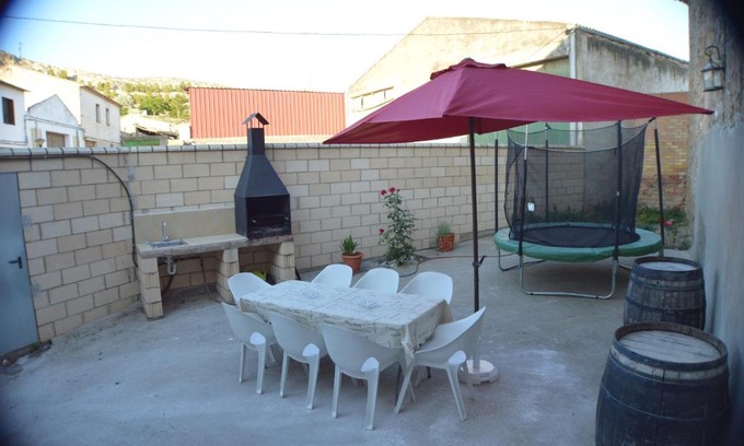 Valtierra House | Discover Casa Rural El Convento: Family-Friendly Retreat
