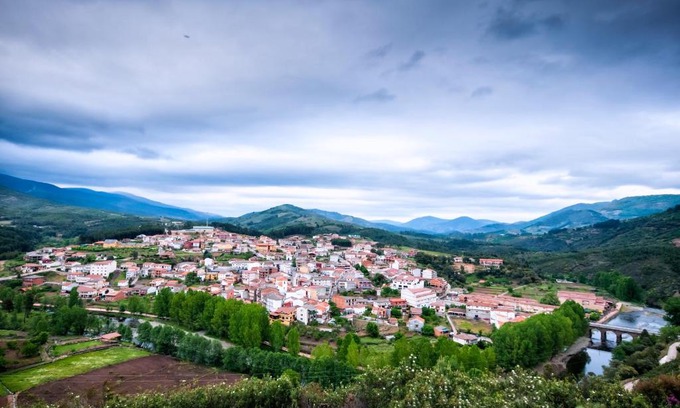 Caminomorisco House | Pet-Friendly Retreat at Casa Rural El Corralino