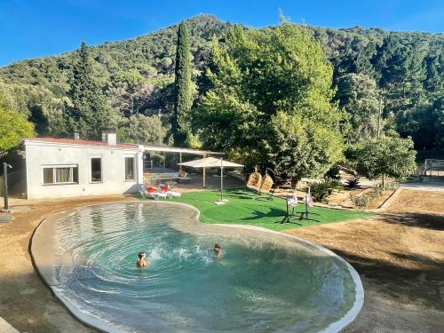 Arenys de Munt House | Discover CASA RURAL EL JARDI: Relax by the Pool & Garden