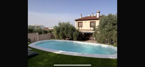Valdefuentes House | Discover Casa Rural El Olivar de Valdefuentes: 9.3/10 Rated Getaway
