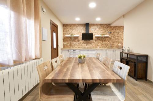 Tabanera del Monte House | Experience Casa Rural El Paloteo: Rated 10/10 with Hot Tub