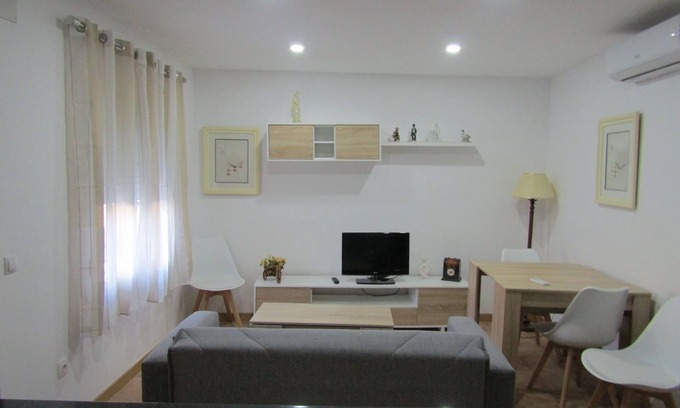 Alarilla Cottage | Cozy Casa Rural en Alarilla with Spa & Family-Friendly Perks