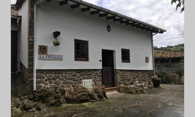 Llerandi Ski Chalet | Pet-Friendly Casa Rural en Arriondas with 9/10 Guest Rating