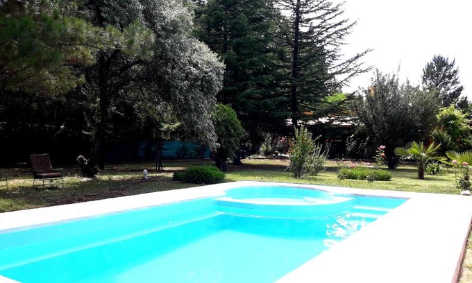 La Consulta House | Idyllic Casa Rural 'El Jarillal' near Vineyards & Bodegas