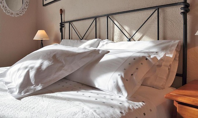 Sant Llorenc de Morunys House | Charming Oceanfront Retreat: Casa Rural Rebost Awaits You