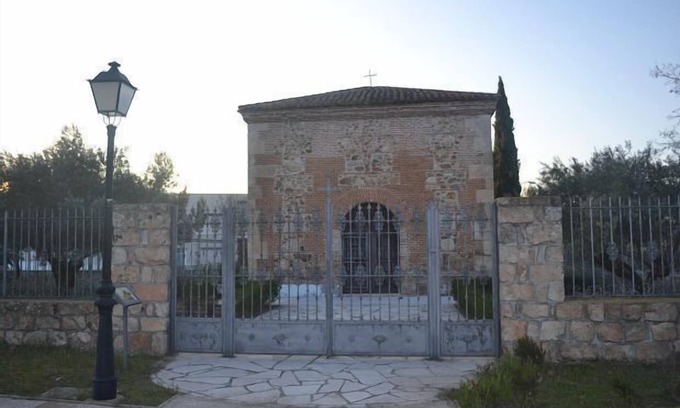 Talamanca de Jarama Cottage | Cozy Casa Rural La Muralla: Perfect for 10 Guests