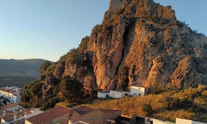 Zahara de la Sierra Cottage | Experience Breathtaking Views at Casa Rural "el Mirador"