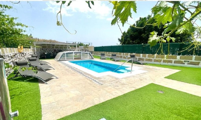 La Escalona House | Elegant Casa Rural Finca Paraíso with Heated Pool & Hot Tub