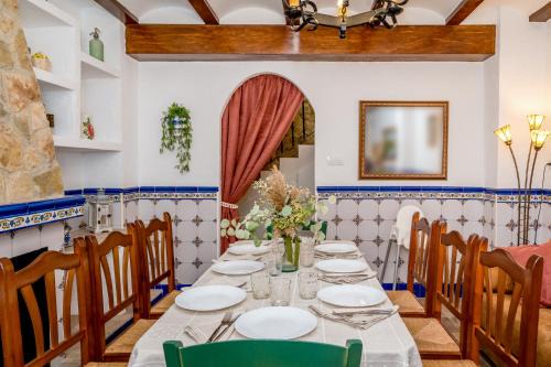 Anna House | Pet-Friendly Retreat at Casa Rural La Balsa - Rated 9.4/10