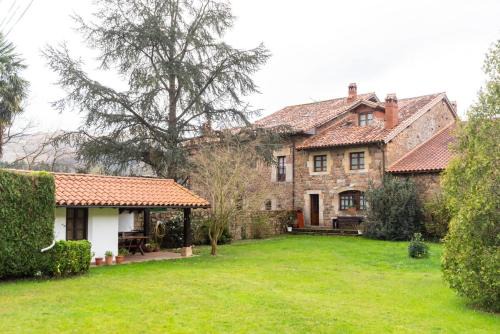 Valle de Cabuerniga Ski Chalet | Getaway at Casa Rural La Carlota: Family & Pet Friendly