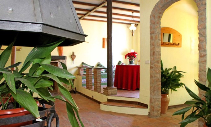 Jimera de Libar House | Welcoming Casa Rural La Jara in Jimera de Líbar