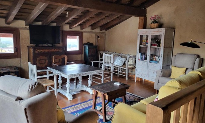 Madrigal de la Vera House | Discover Casa El Cura: Family-Friendly Retreat with 9.3/10 Score