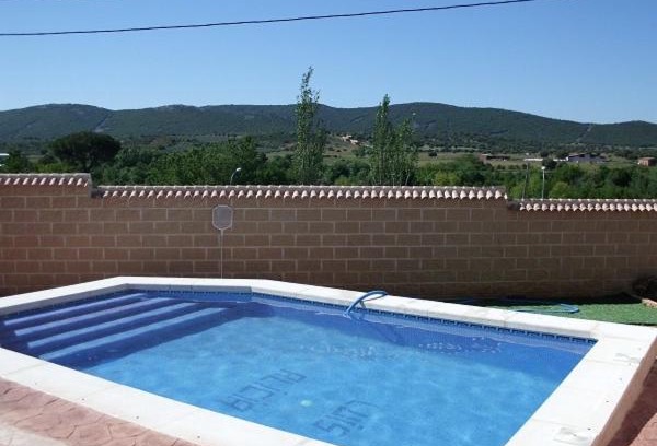 Retuerta del Bullaque House | Relaxing Retreat at Casa Rural Las Canteras de Cabañeros